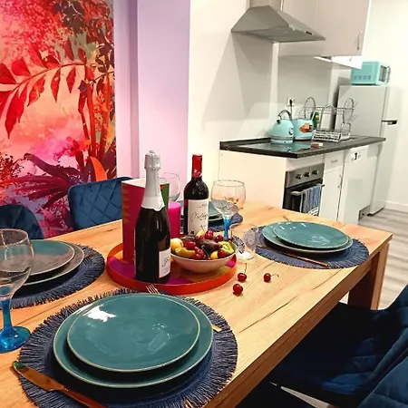 Boutique Luxury Center *